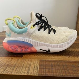 COPY - Nike Joyride Run Flyknit in Sunbleached